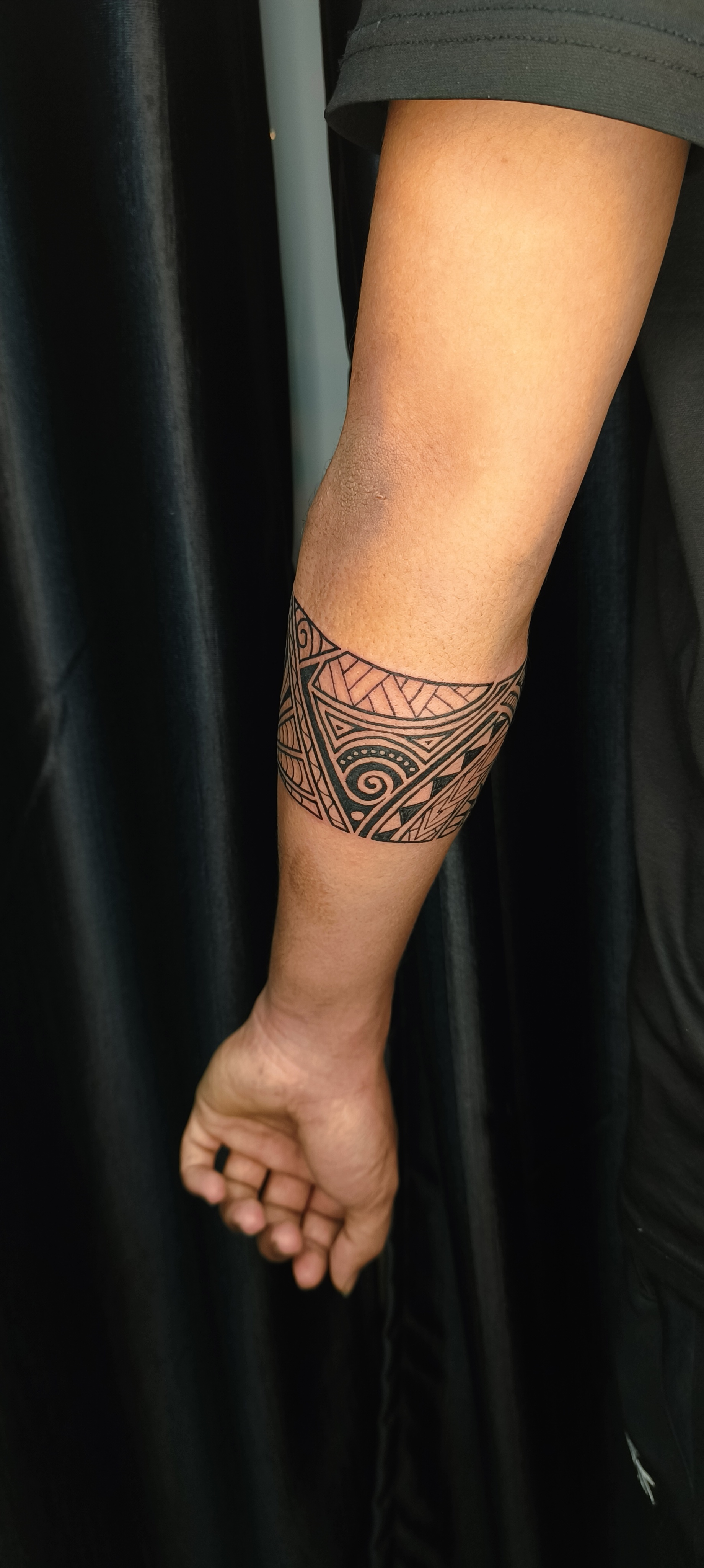Arm band 1